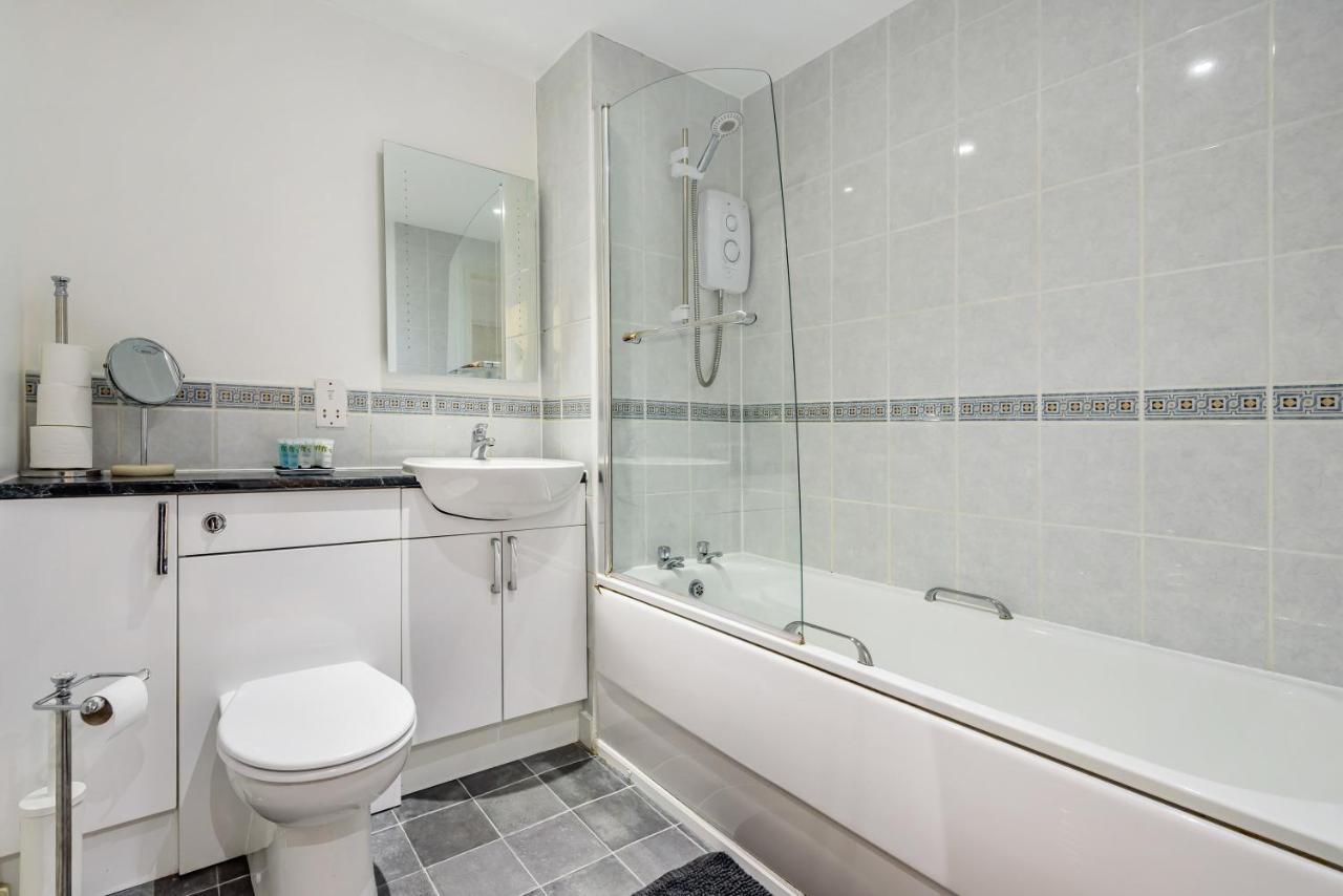 Stylish 2 Bedroom Apartment, Central Exeter, Parking On Site Extérieur photo