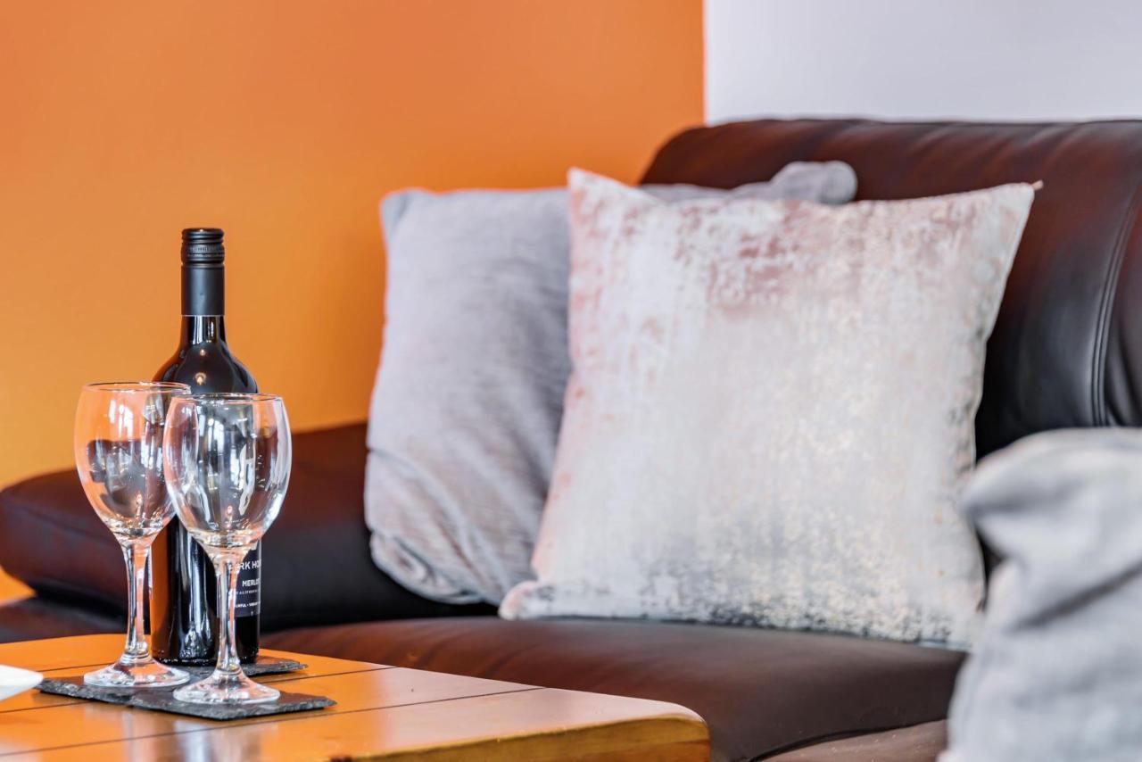 Stylish 2 Bedroom Apartment, Central Exeter, Parking On Site Extérieur photo