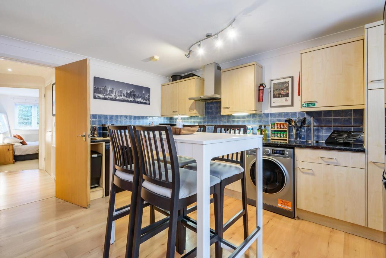 Stylish 2 Bedroom Apartment, Central Exeter, Parking On Site Extérieur photo