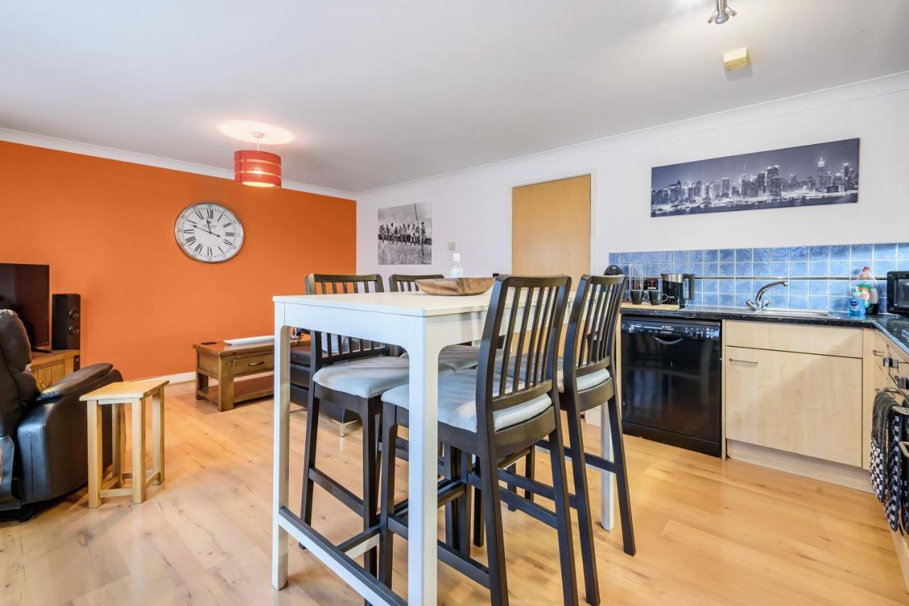 Stylish 2 Bedroom Apartment, Central Exeter, Parking On Site Extérieur photo