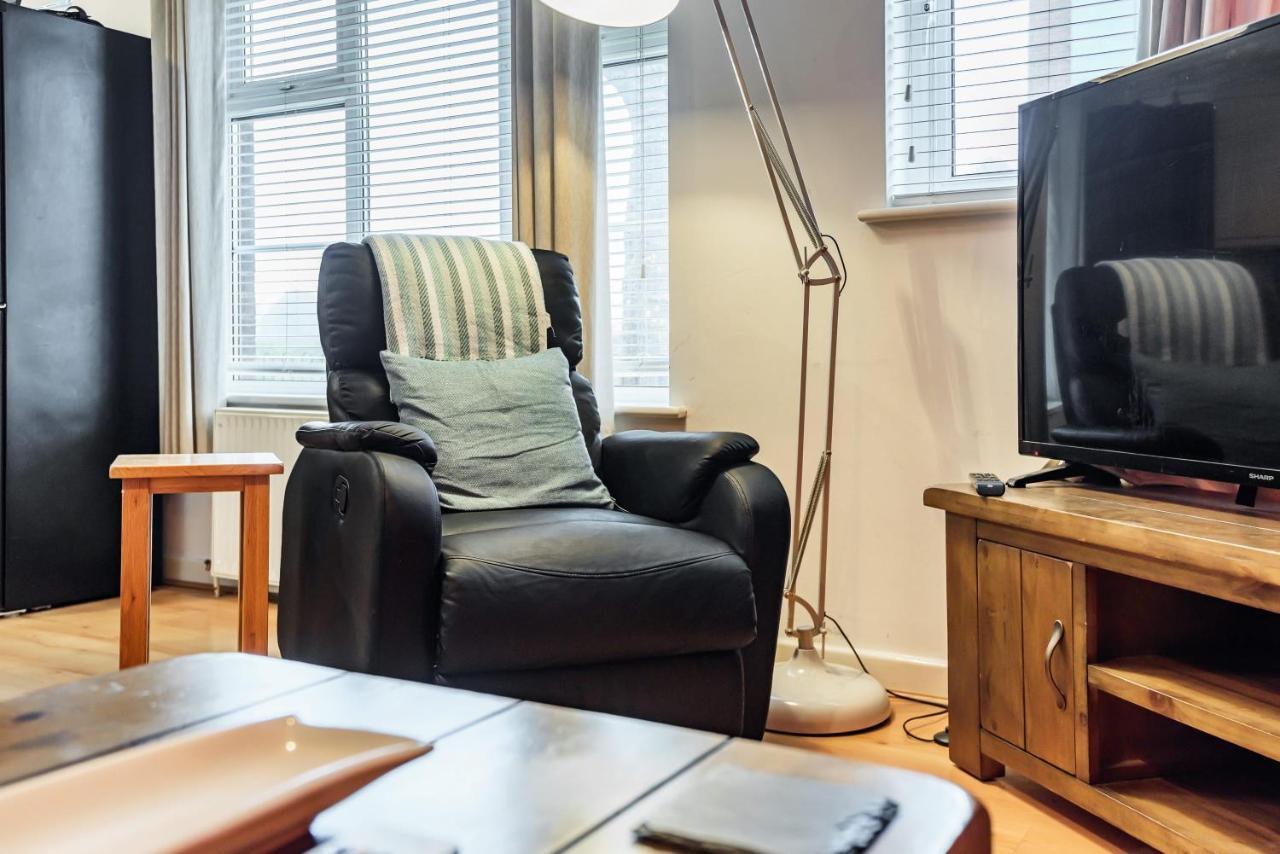 Stylish 2 Bedroom Apartment, Central Exeter, Parking On Site Extérieur photo
